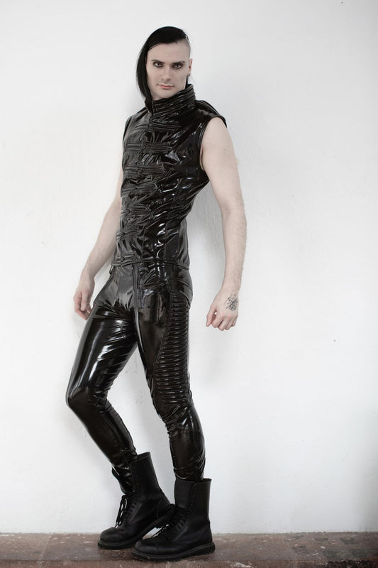 Dandy Pant glossy – black shiny PVC pants with side pleats, full view