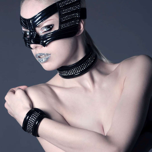Blink – black patent leather eye mask and rhinestone choker with bracelet set, front view