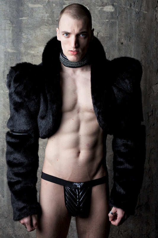 Bolero Fake Fur – black faux fur open-front bolero with voluminous sleeves, front view