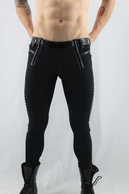 Dandy Pant Softshell – schwarzes tailliertes Design mit silbernen glänzenden Streifen und Schnürstiefel, Vorderansicht