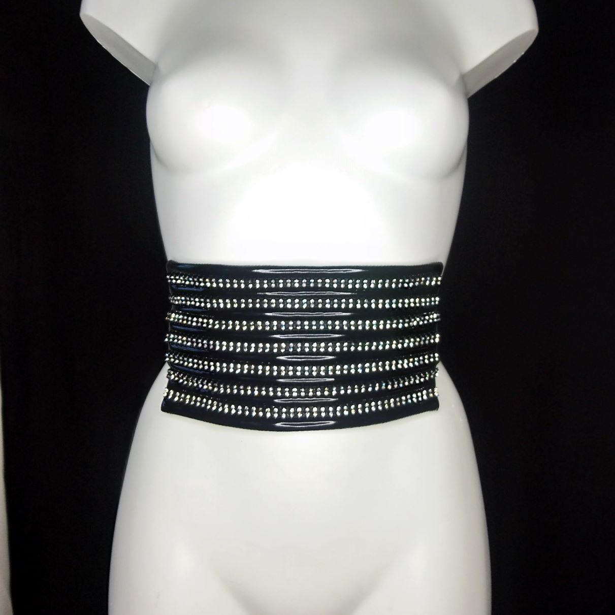 Hamal with Rhinestone – glossy black waist belt with white rhinestone embellishment, front detail