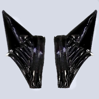 Horn DK – glossy black PVC arm cuffs with pointed horn-shaped extensions, detail view