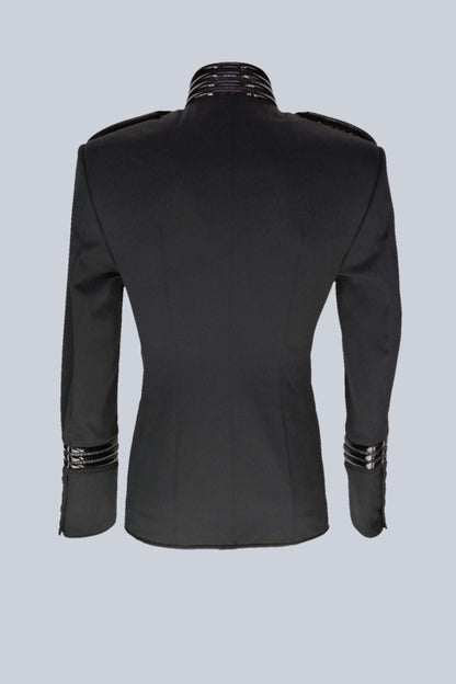 Military Jacket Softshell – glänzender PVC-Kragen und gestreifte Ärmelbündchen, Rückenansicht